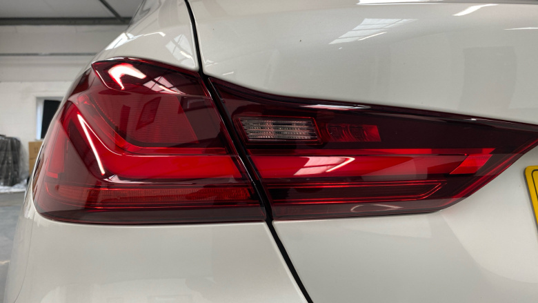 BMW 1 Series 116d SE 5dr [Live Cockpit Professional] Diesel Hatchback